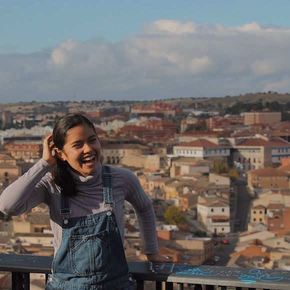 Meet your Posher, Laura - Picture 1 of 1